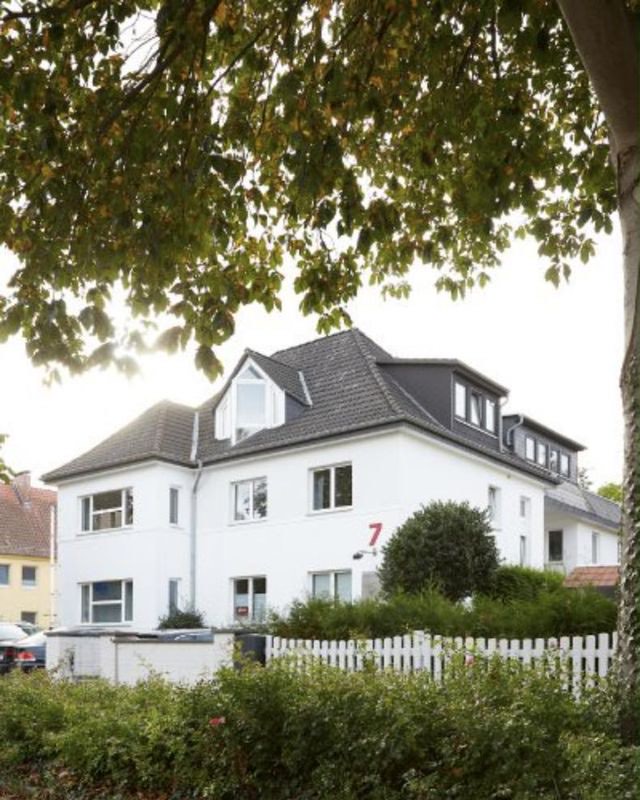 Das Kanzleigebäude in der Goethestraße 7 in Hameln von der Straße aus gesehen